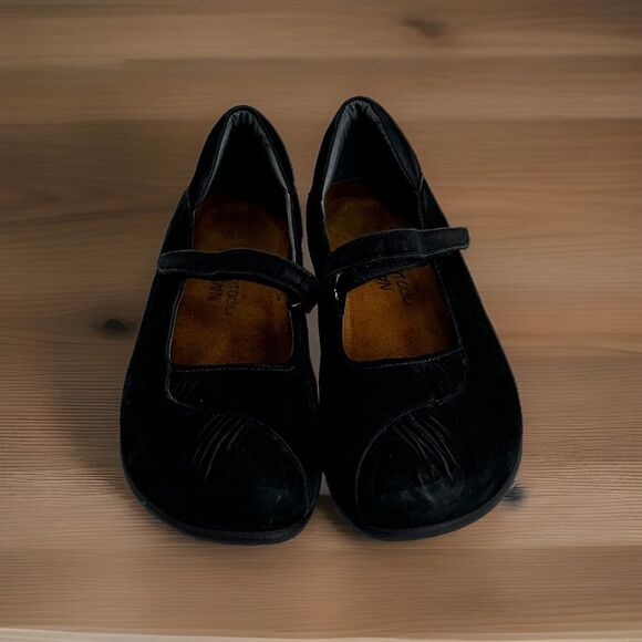 Naot Mary Jane Comfort Black Suede Leather Trim Size 38 (7-7.5) - Picture 2 of 8